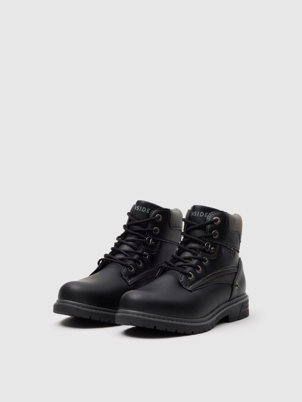 Combined mountaineering boot 45º front view