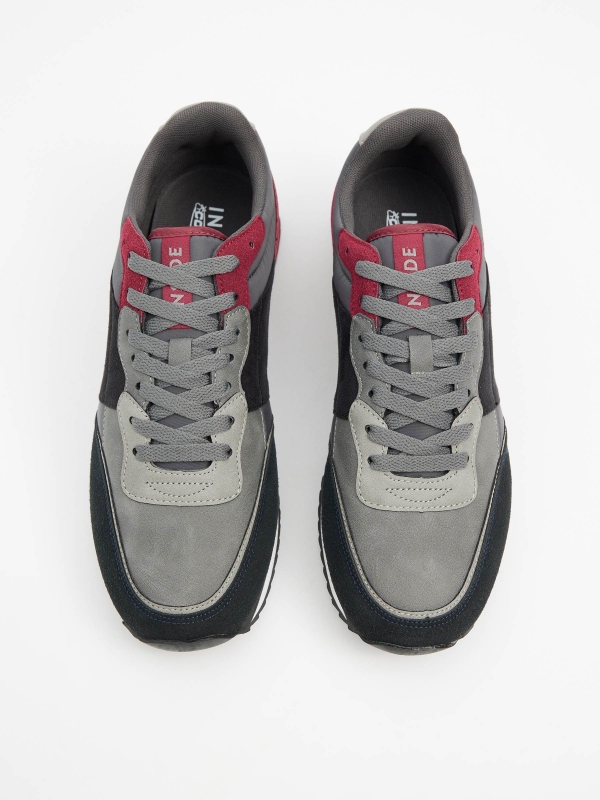 Tênis cinza com peças combinadas cinza vista superior Tênis cinza com peças combinadas cinza vista superior