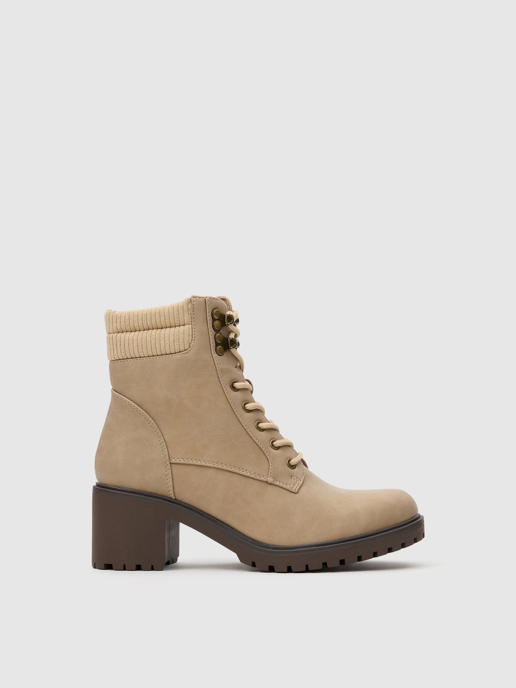 Ankle boots with leatherette collar beige