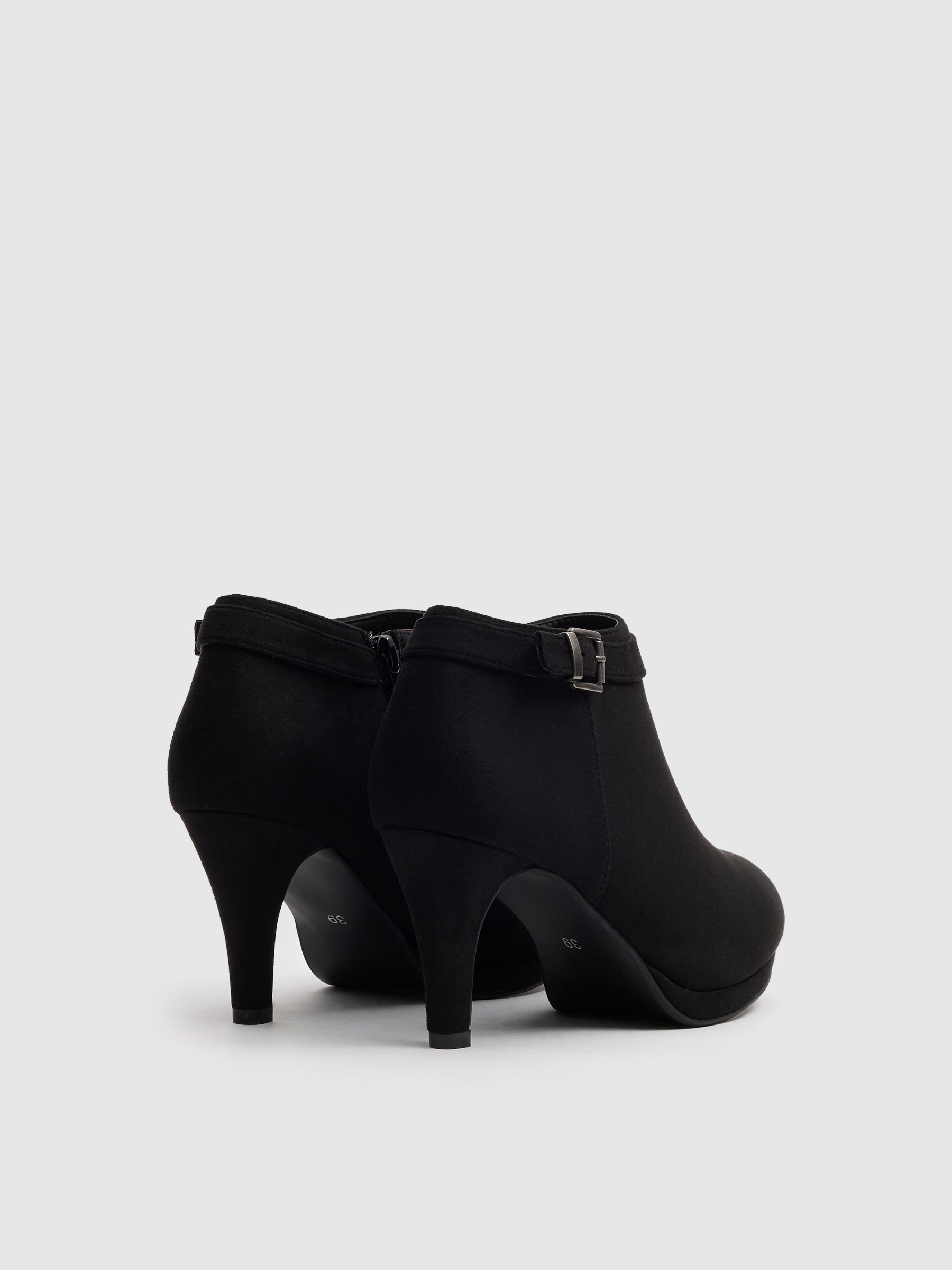 Black ankle boots with buckle and heel black