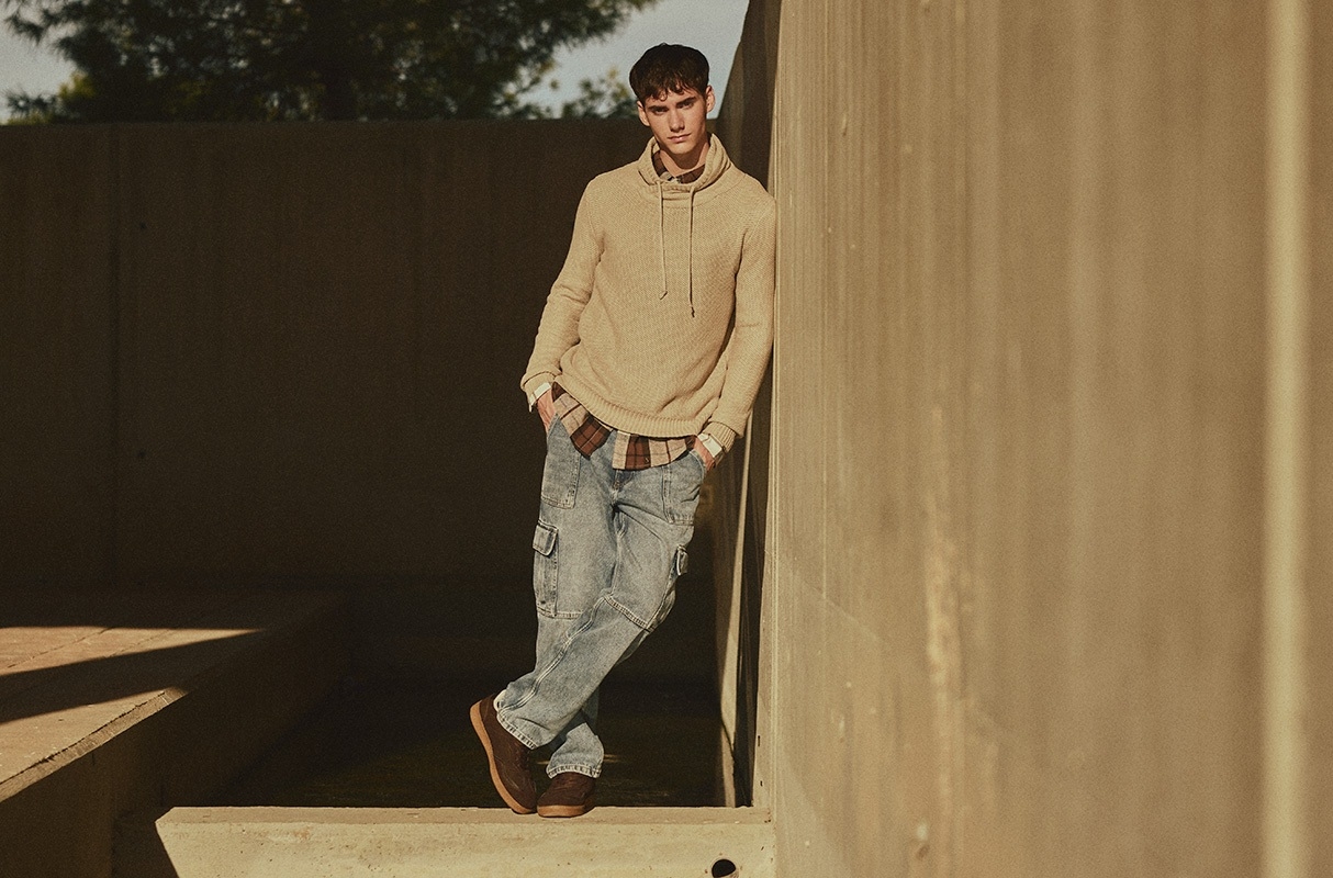 Camisa de franela de cuadros marrón vista media frontal