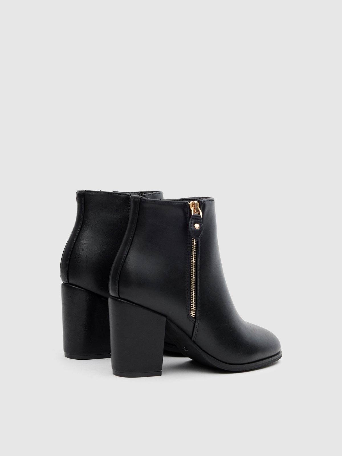 Ankle boots with zipper black 45º front view Ankle boots with zipper black 45º front view