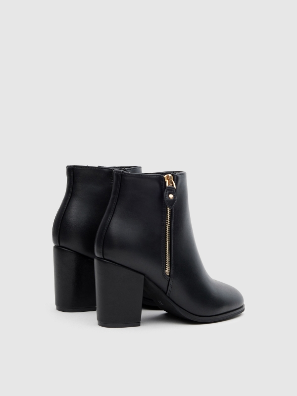 Ankle boots with zipper black 45º front view Ankle boots with zipper black 45º front view