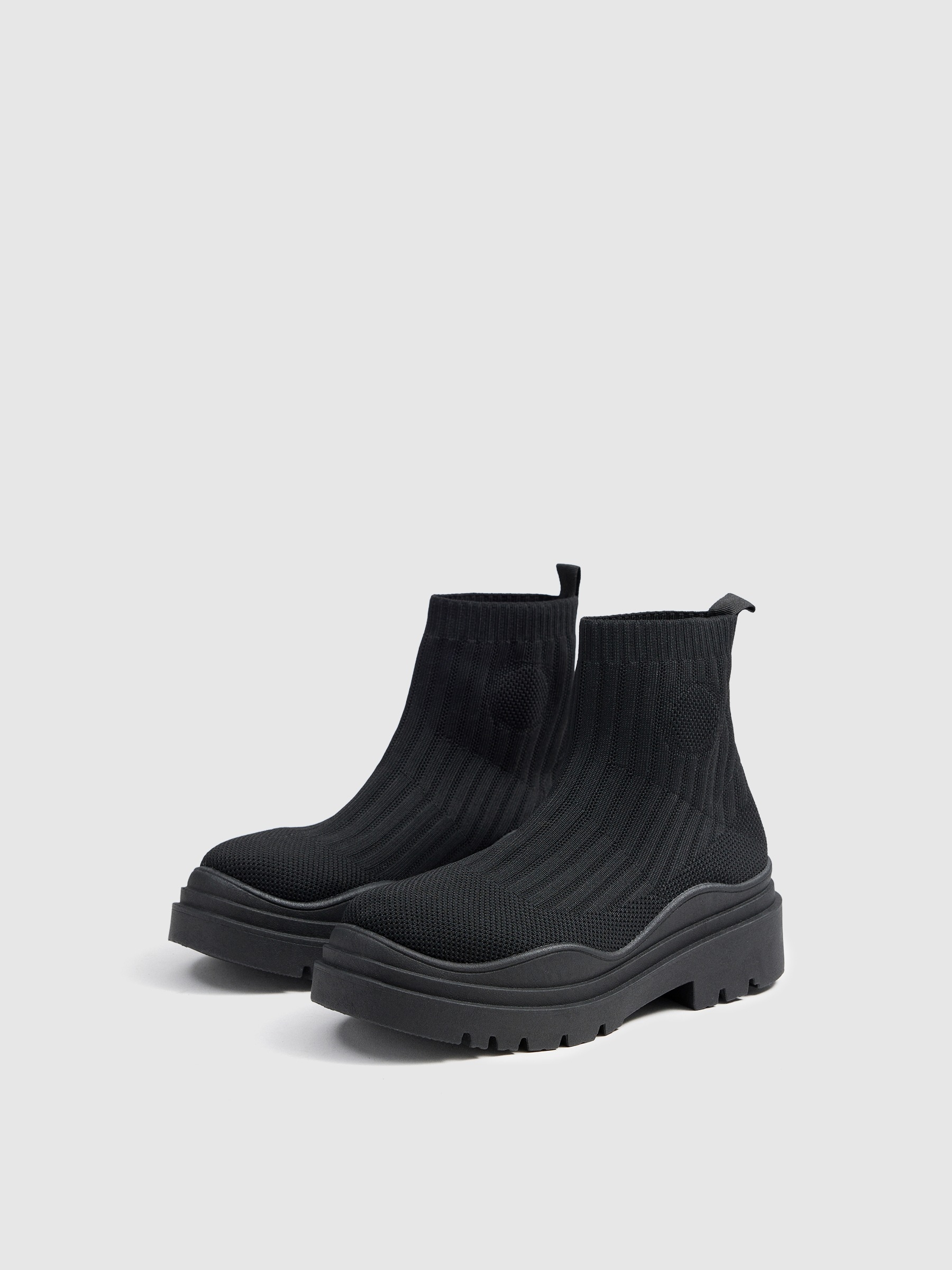 Sapato com elástico para botas preto