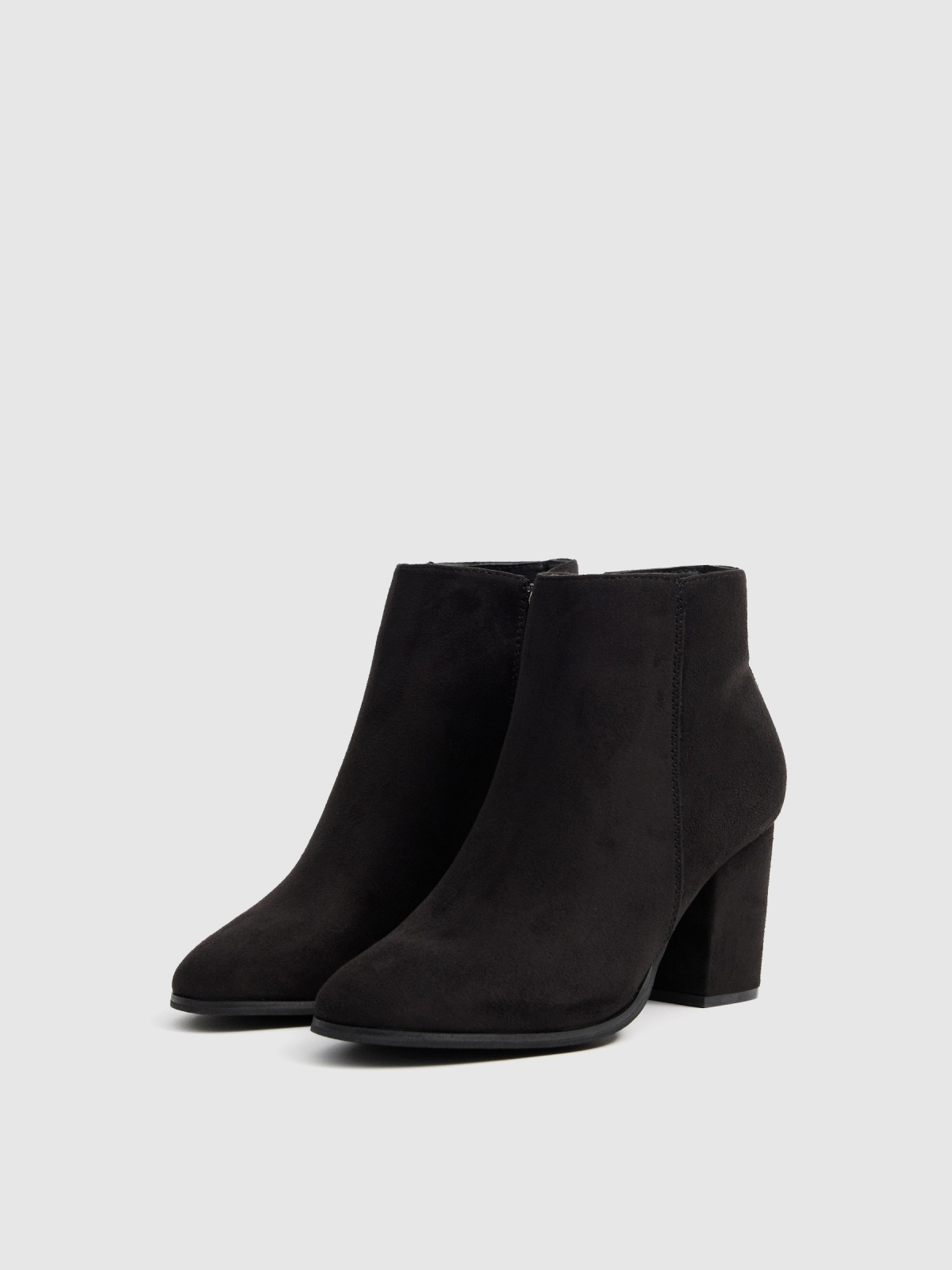 Basic ankle boots with wide heel black 45º front view