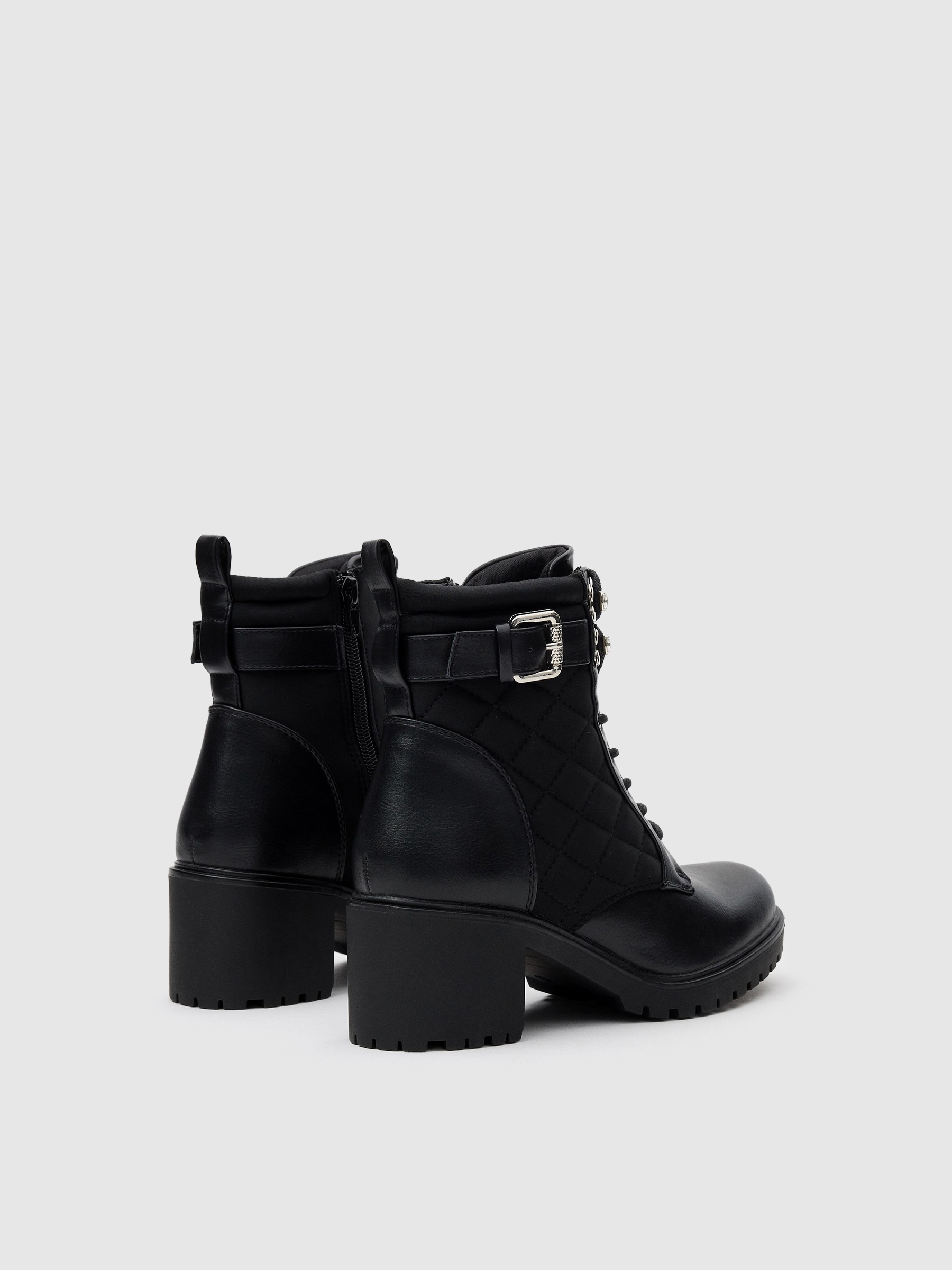 Botins de nylon com fivela