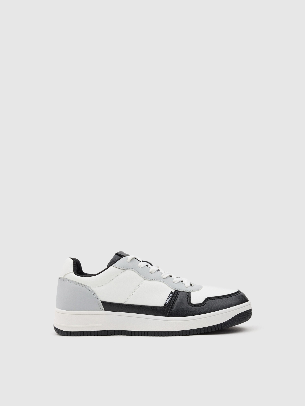 Casual leatherette sneaker