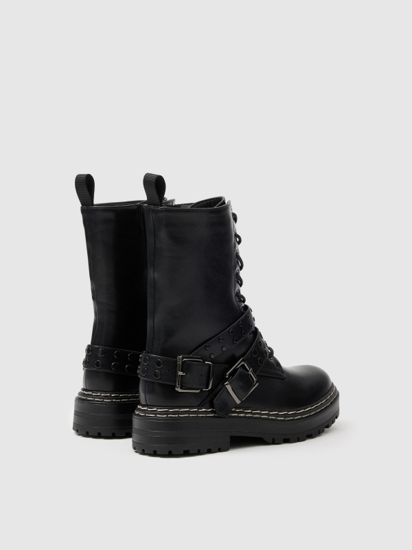 Botins com tiras cravejadas preto Botins com tiras cravejadas preto
