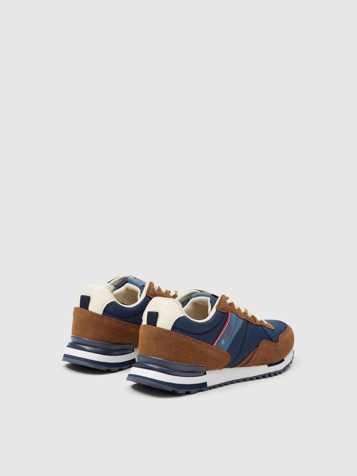 Zapatilla casual de nylon combinado vista trasera 45º