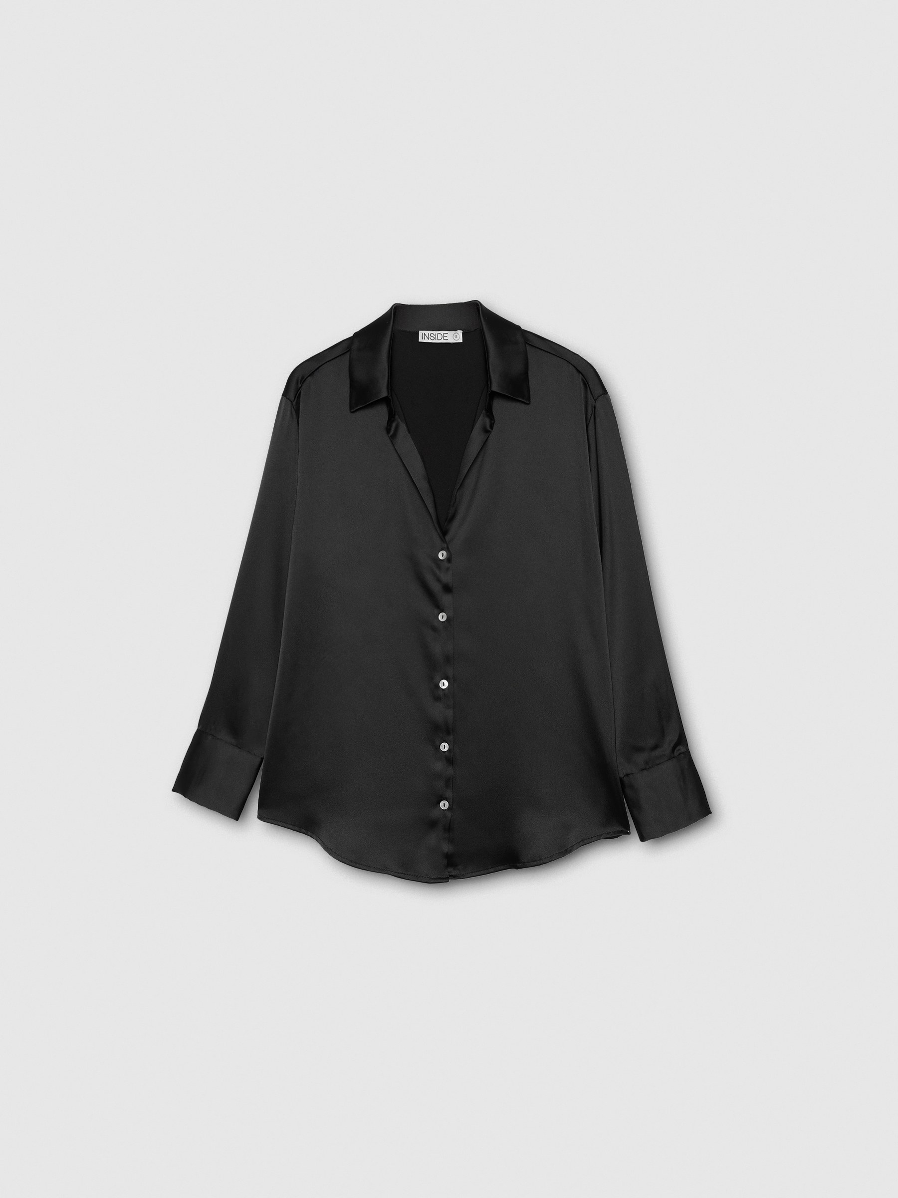  Camisa satinada negra básica negro vista frontal