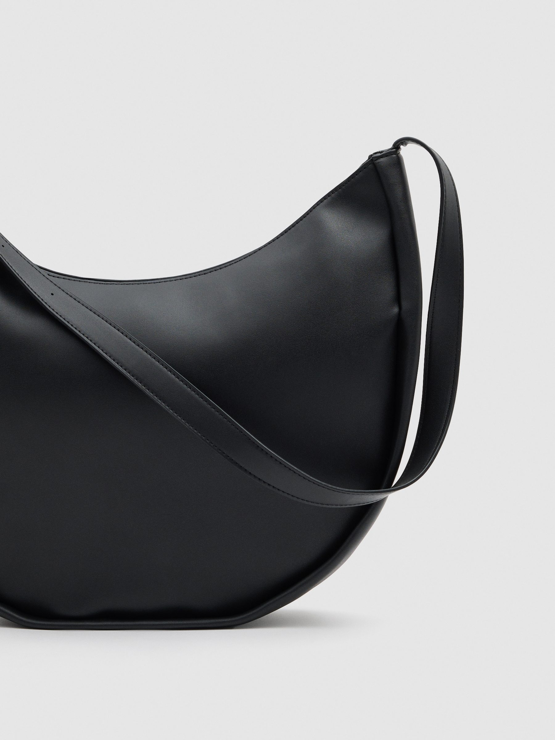 Bolsa efeito pele preta preto vista geral frontal