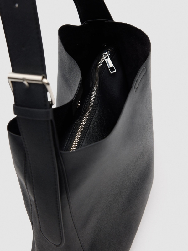 Bolsa efeito pele preta preto vista detalhe