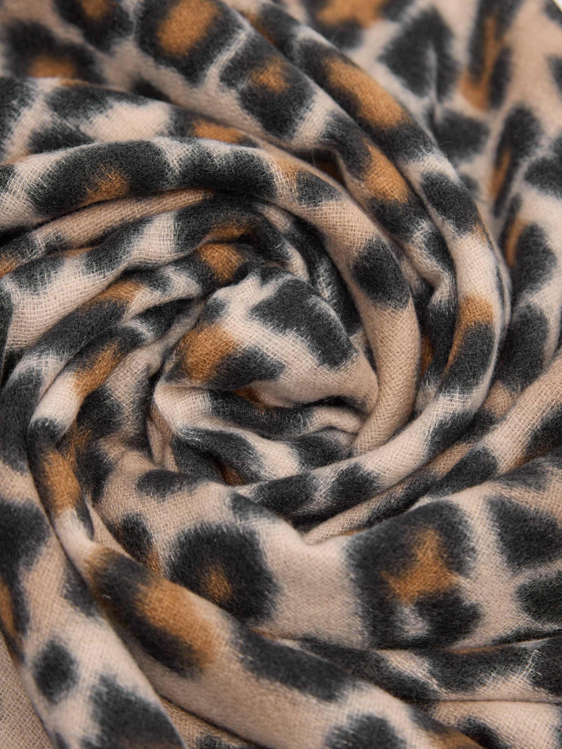 Cachecol manta leopardo bege vista enrolado