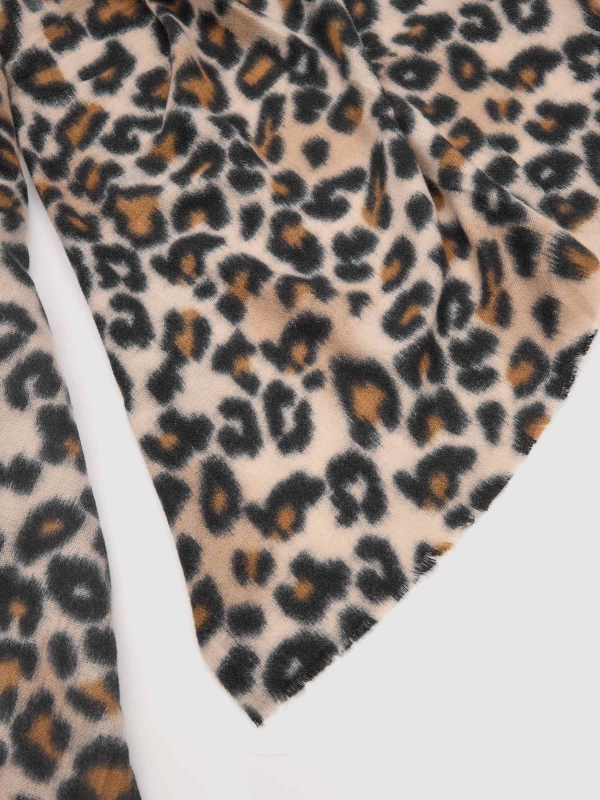 Leopard blanket scarf beige detail view