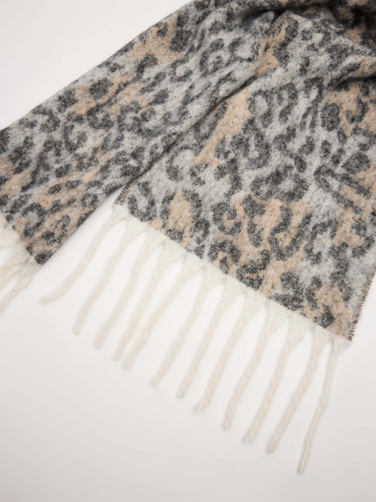 Animal print blanket scarf multicolor detail view