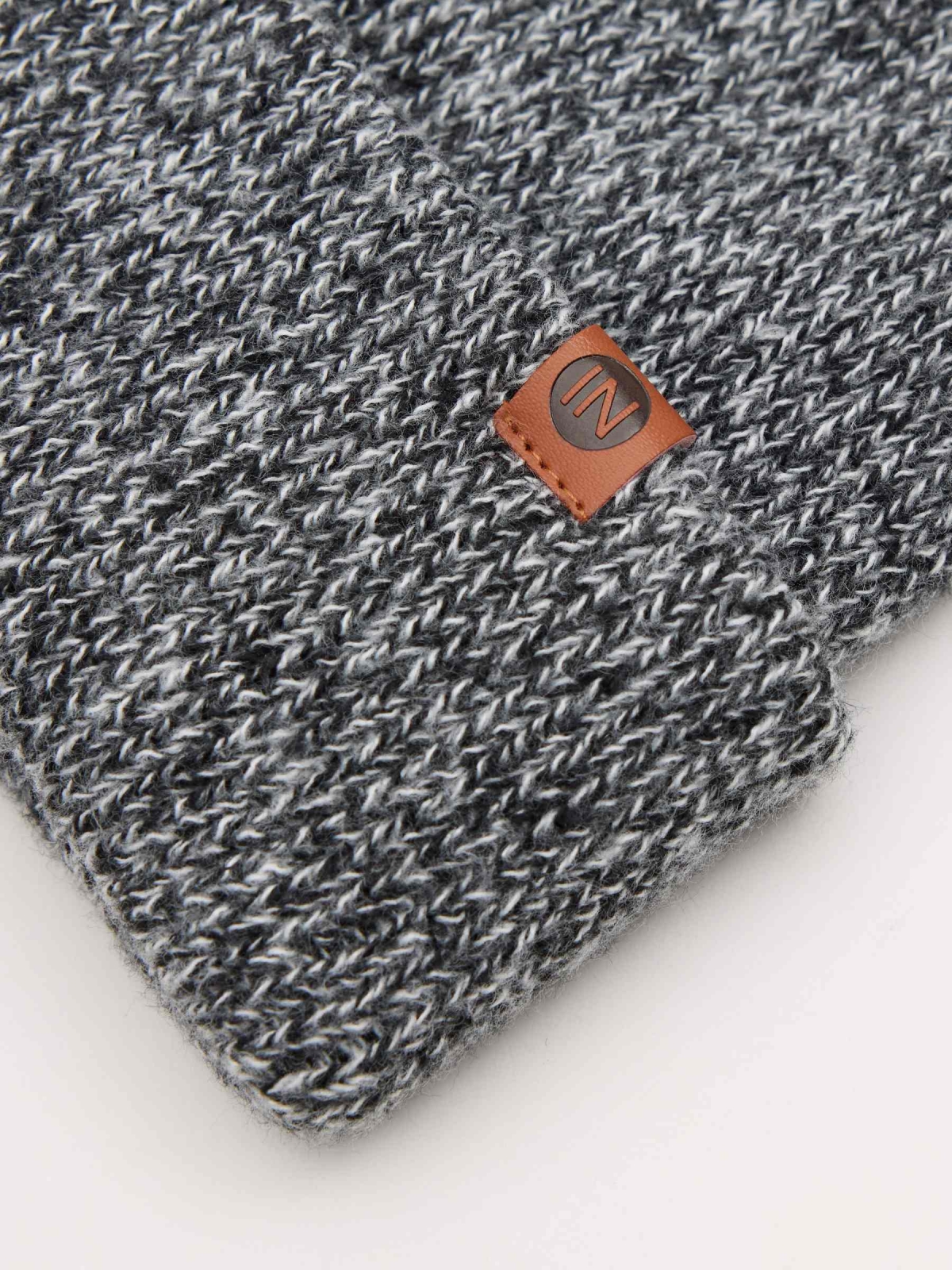 Gorro vuelto de punto gris gris vista frontal