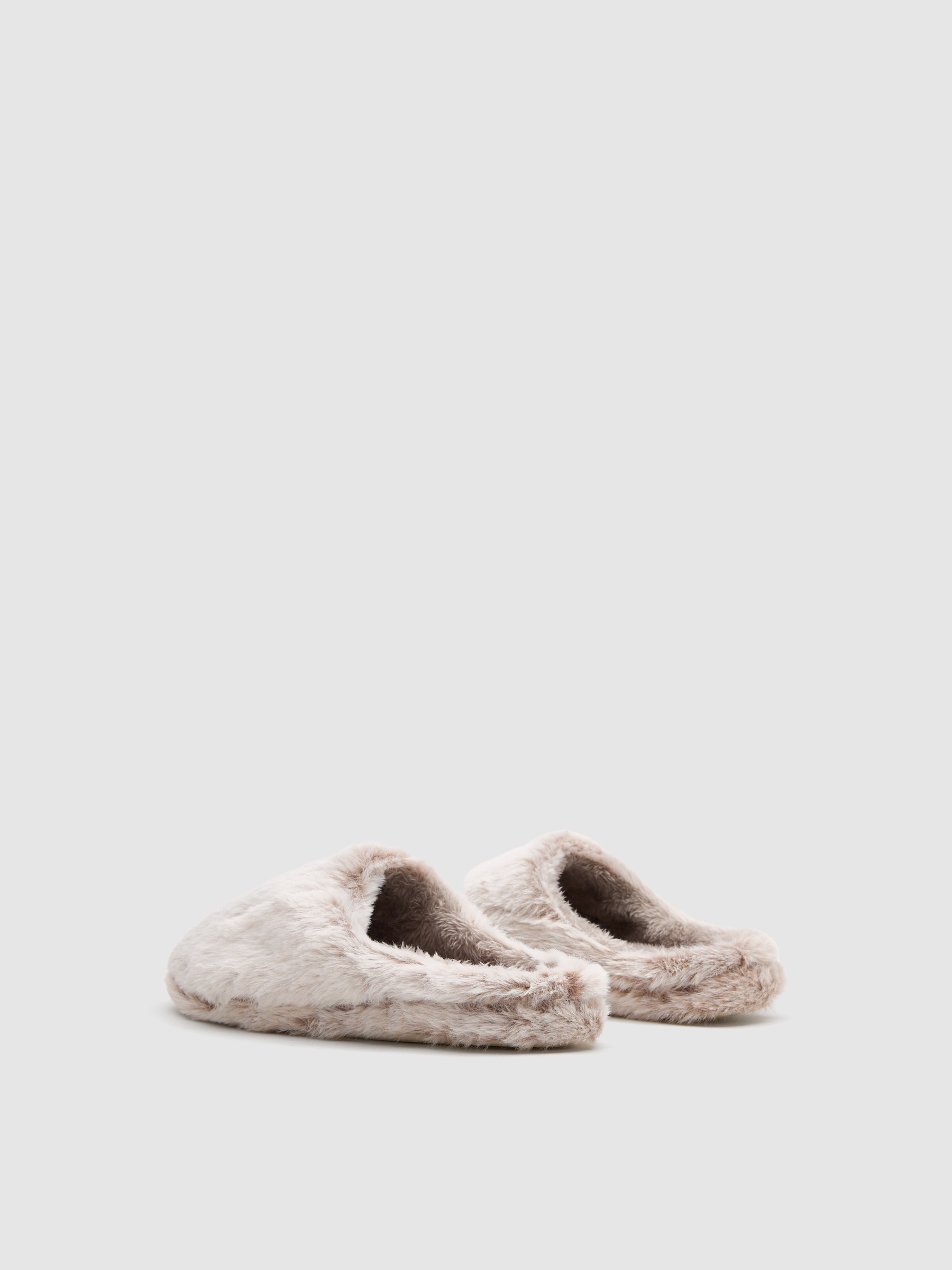 Zapatillas de casa efecto pelo taupe vista general frontal