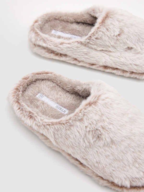 Furry effect slippers taupe detail view