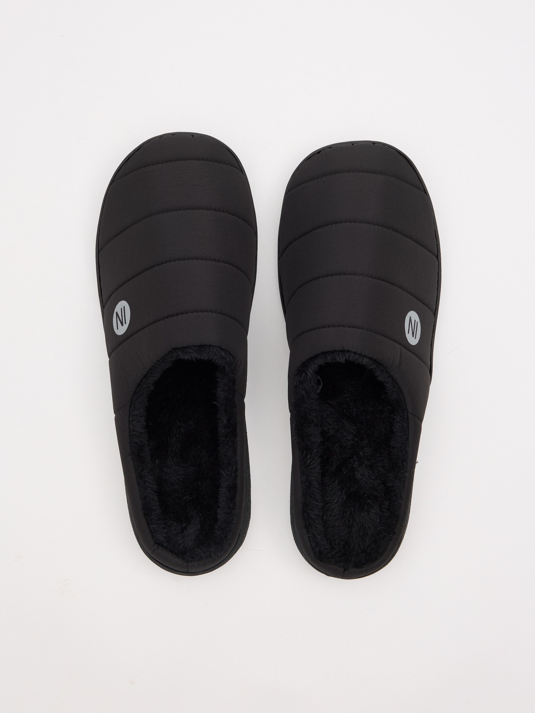 Zapatilla de casa nailon negro vista general frontal