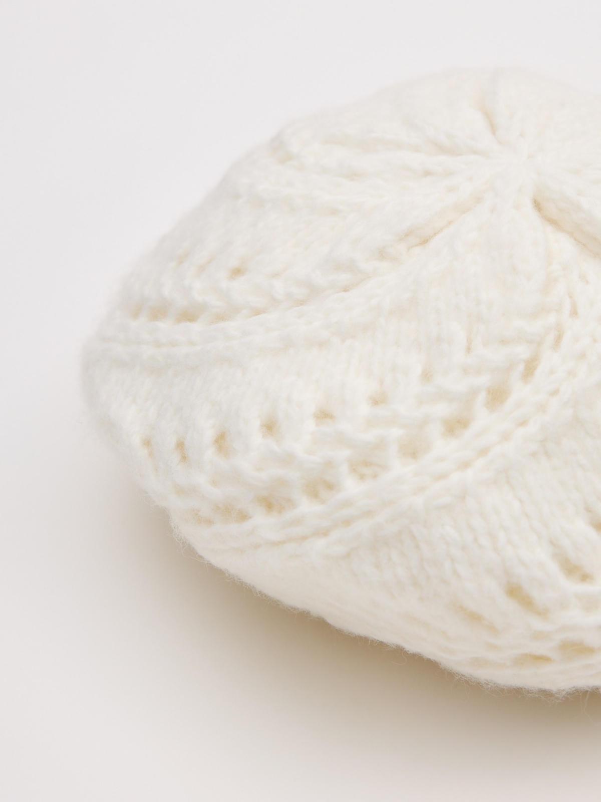 White knit beret white 45º back view