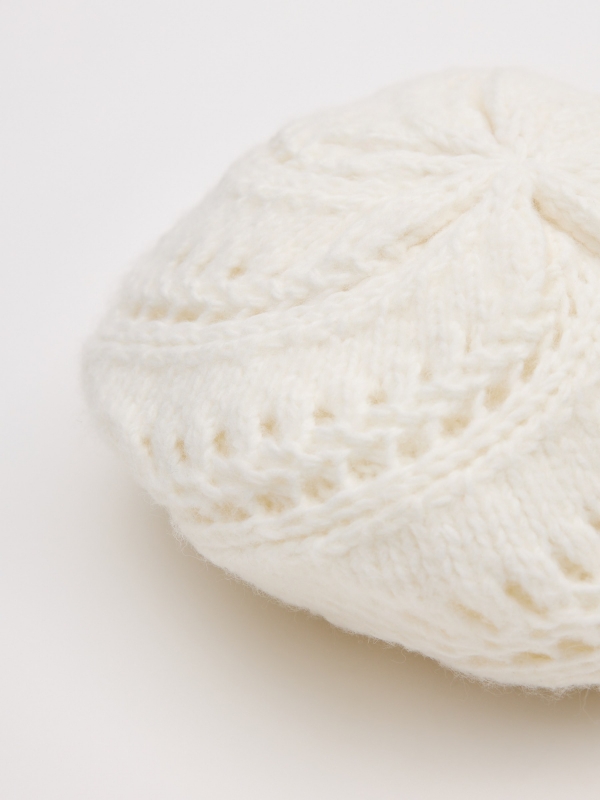 White knit beret white 45º back view