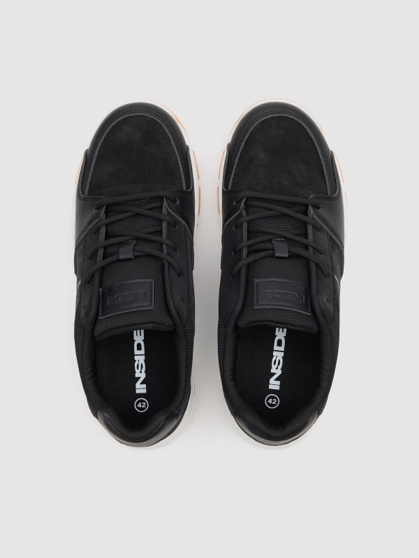Esportivas skater efeito couro preto vista superior