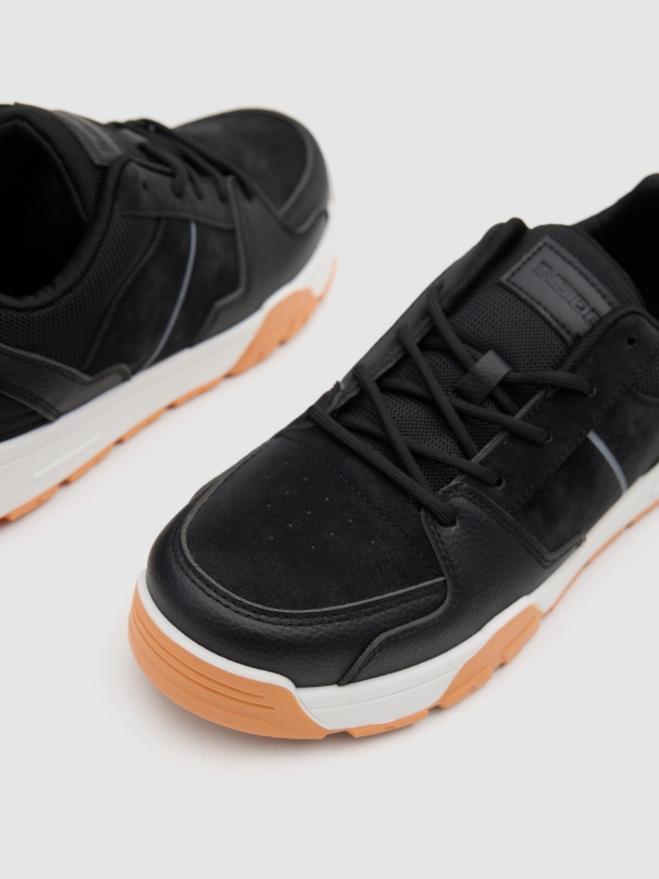 Skater sneakers leather effect black detail view