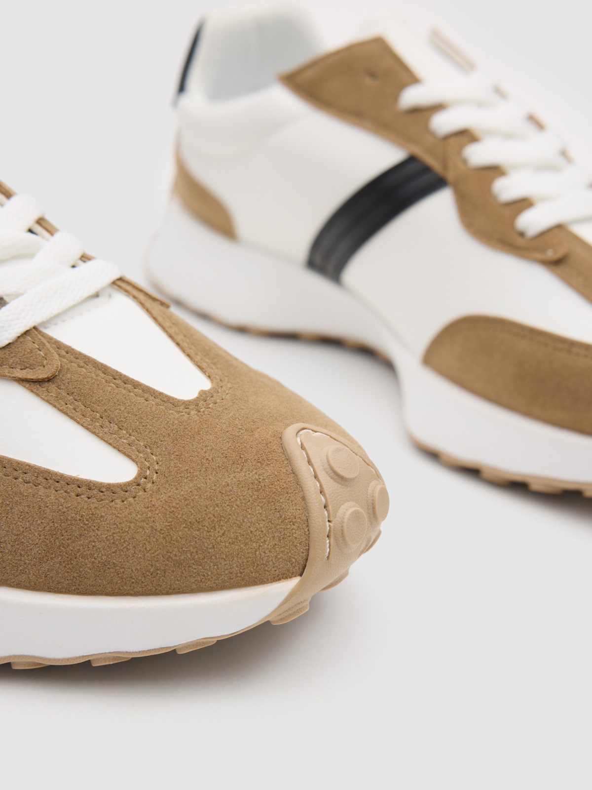 Casual sports combined white detail view