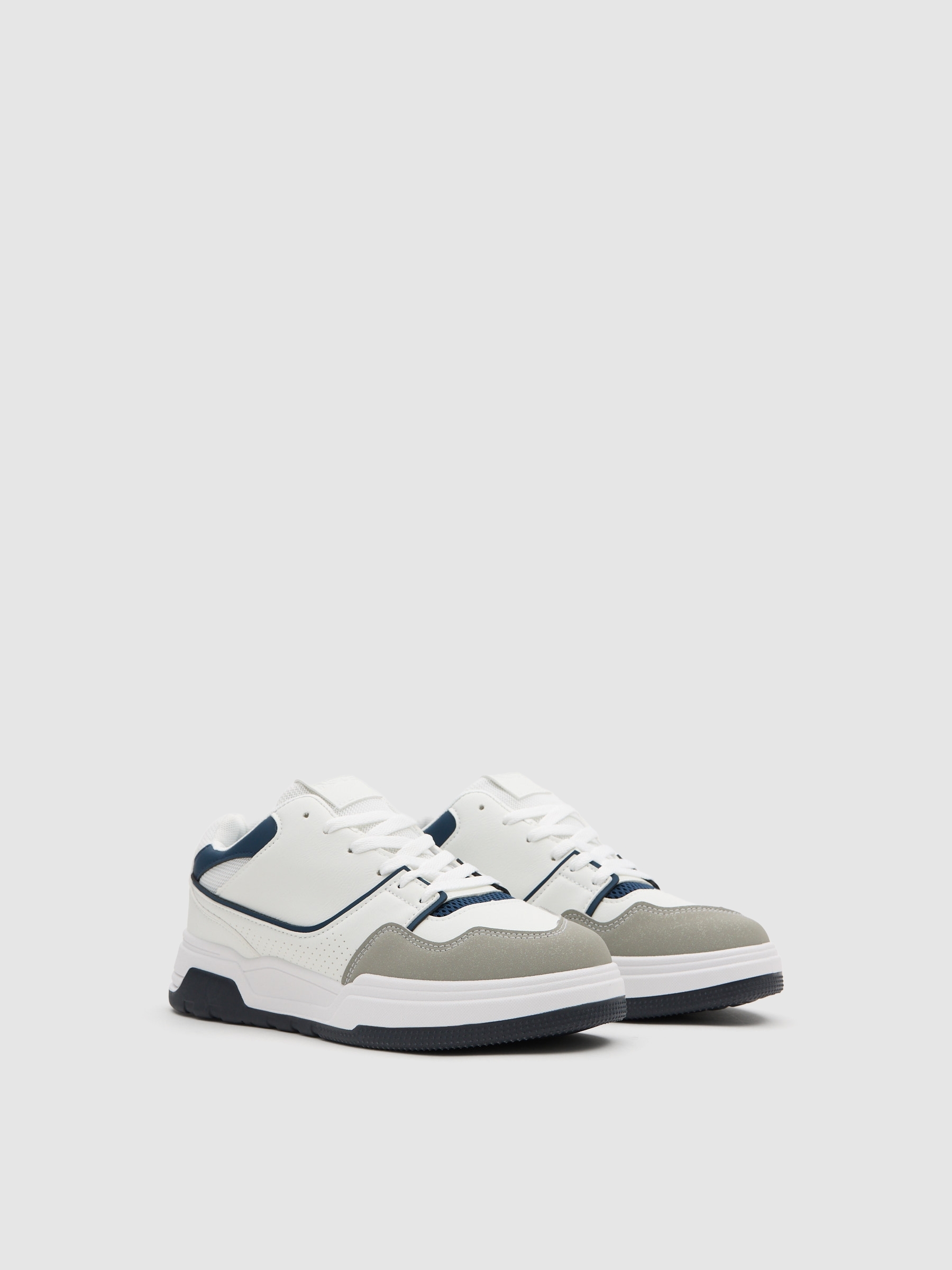 Esportivas skater combinadas branco