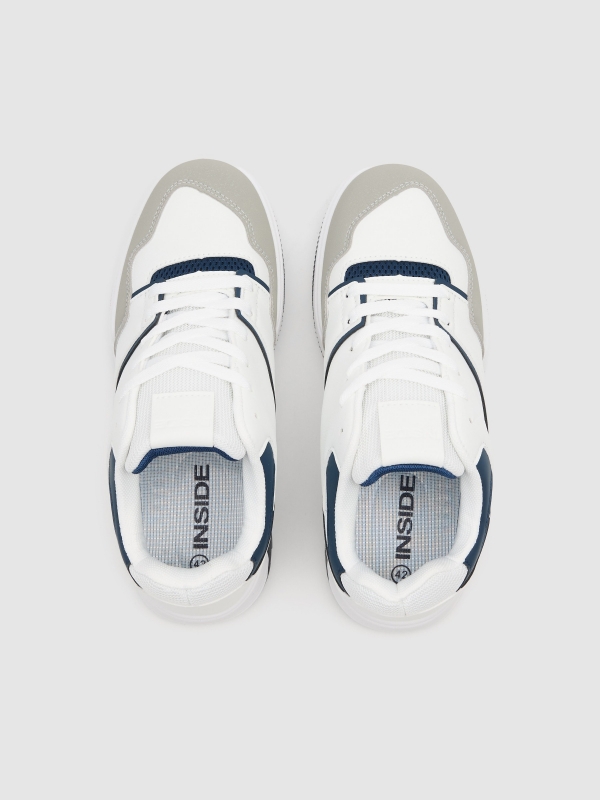 Deportivas skater combinadas blanco vista cenital