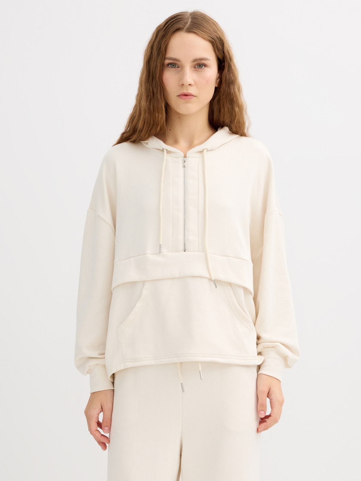 Moletom com capuz e zíper off white vista meia frontal