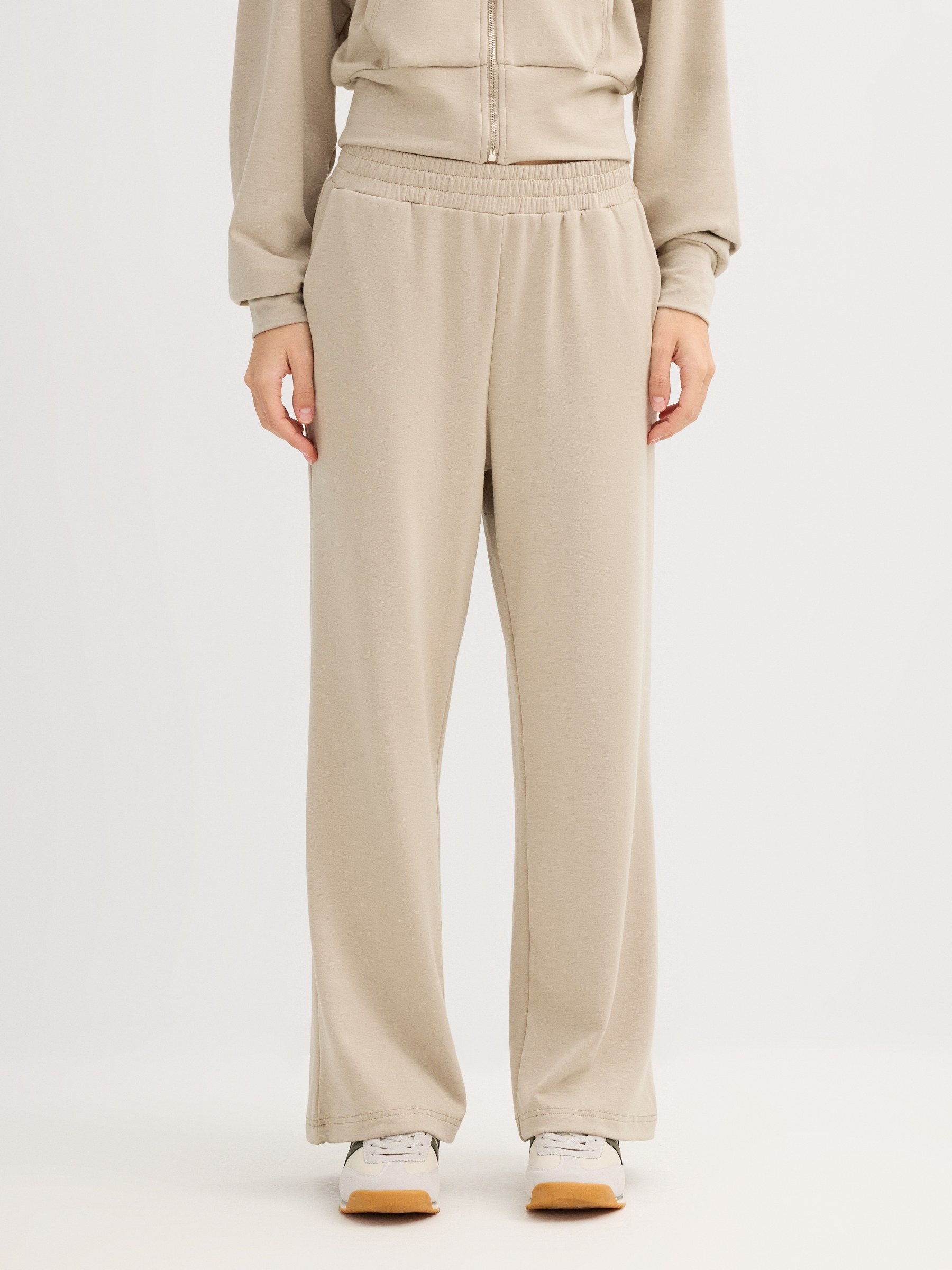 Calça de moletom wide leg algodão verde acinzentado vista geral frontal