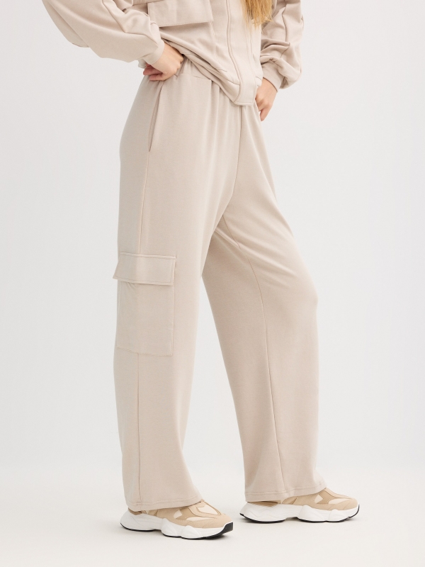 Pantalón chándal wide leg beige beige vista detalle