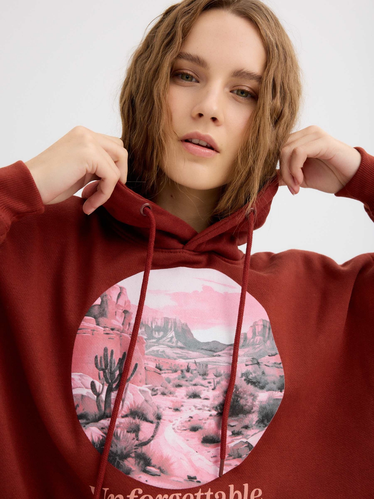 Oversized printed hoodie brown detail view