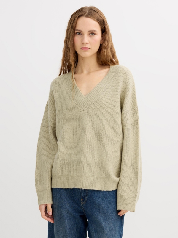 Plain V-neck jersey light green middle front view