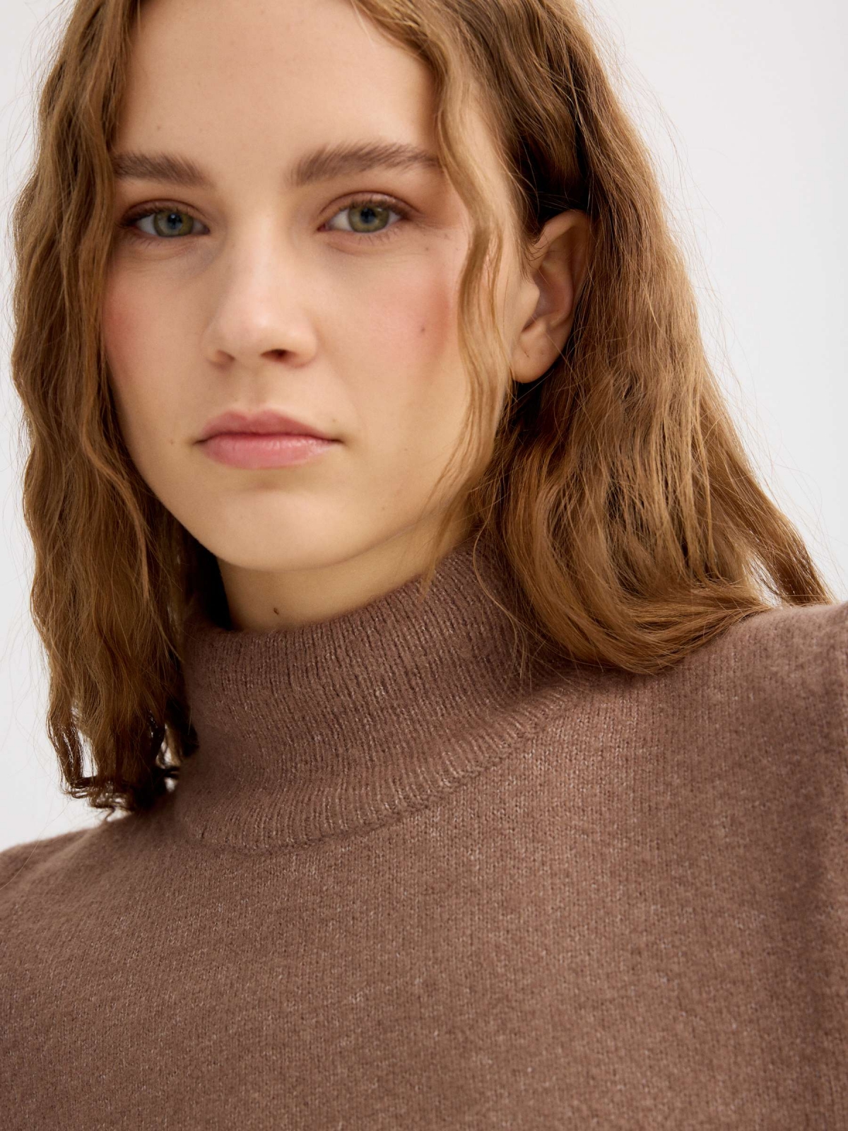 Slim turtleneck casual jersey dark brown detail view
