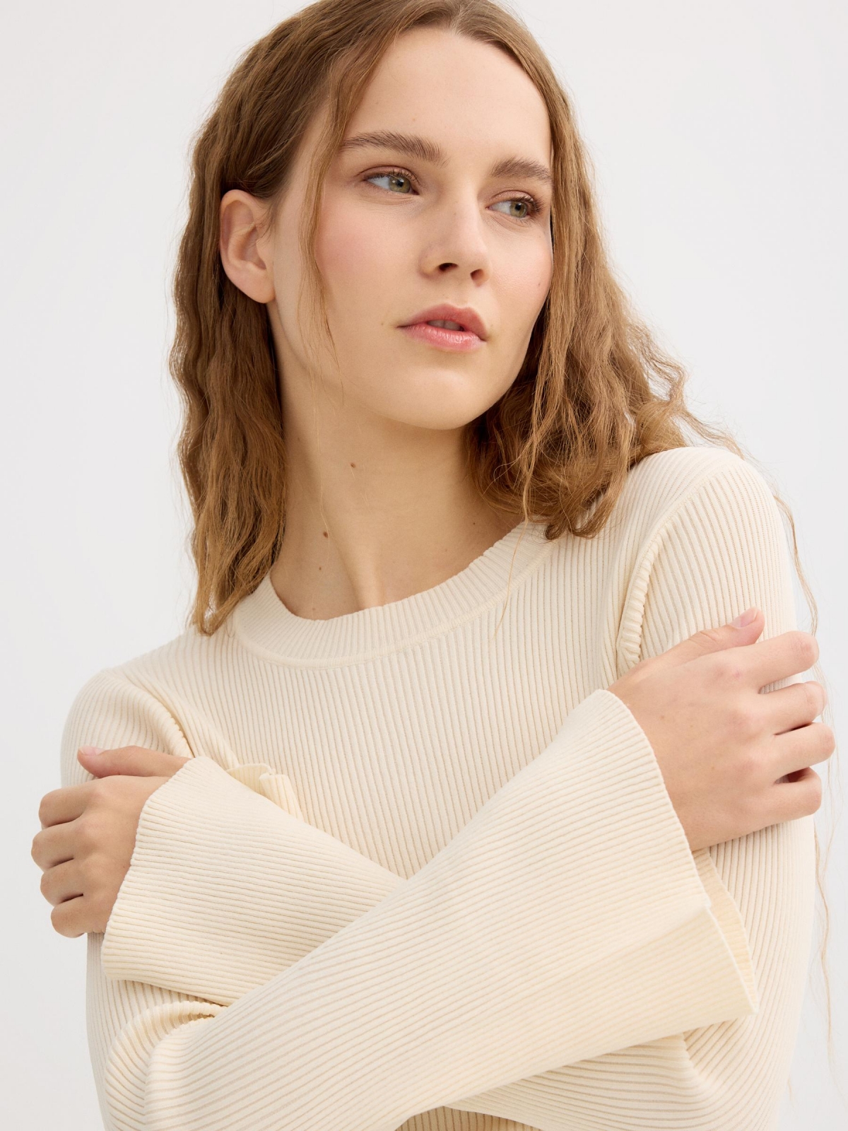 Mini dress with flared sleeves raw detail view