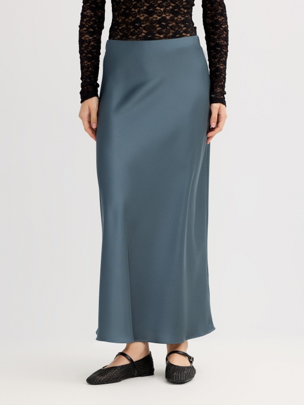 Falda midi satinada gris azulado vista media trasera