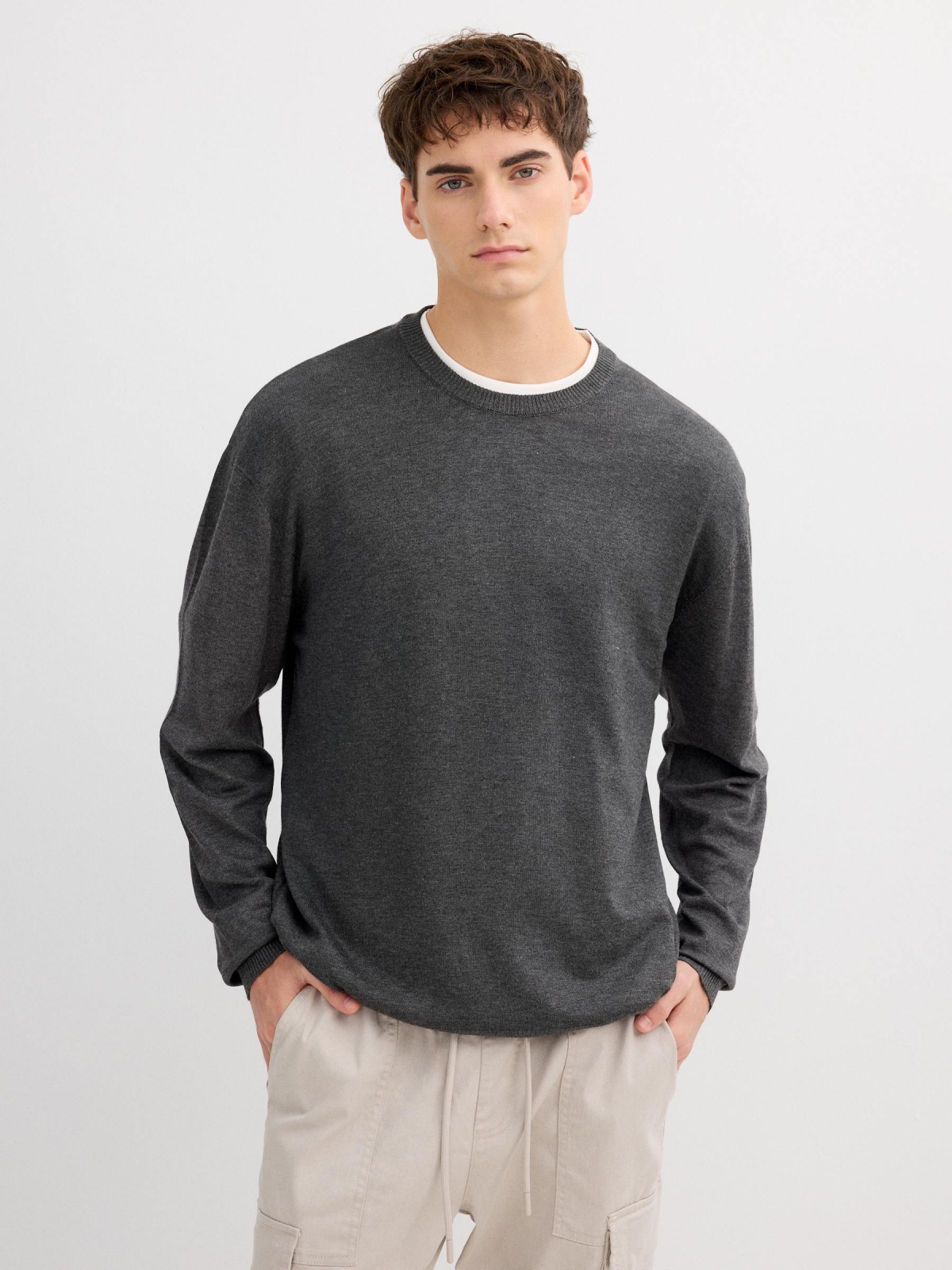 Basic knit round neck jersey dark melange middle front view