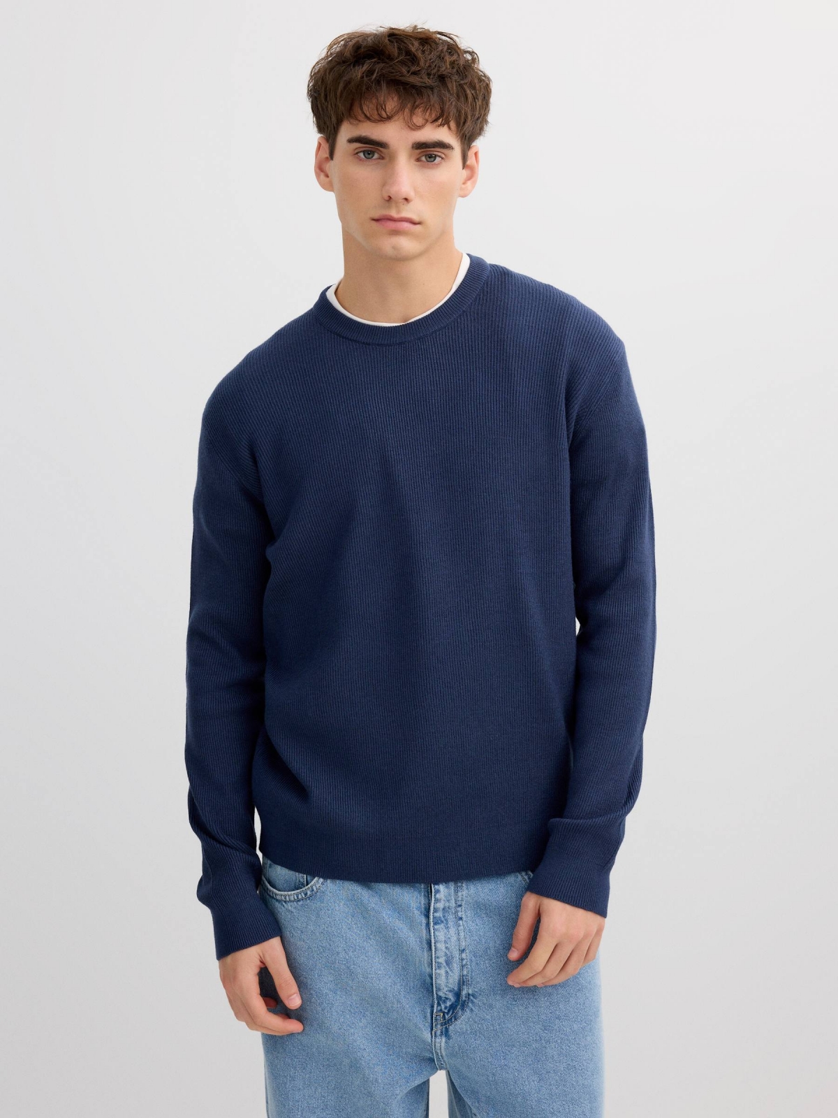 Basic knit round neck sweater navy middle front view