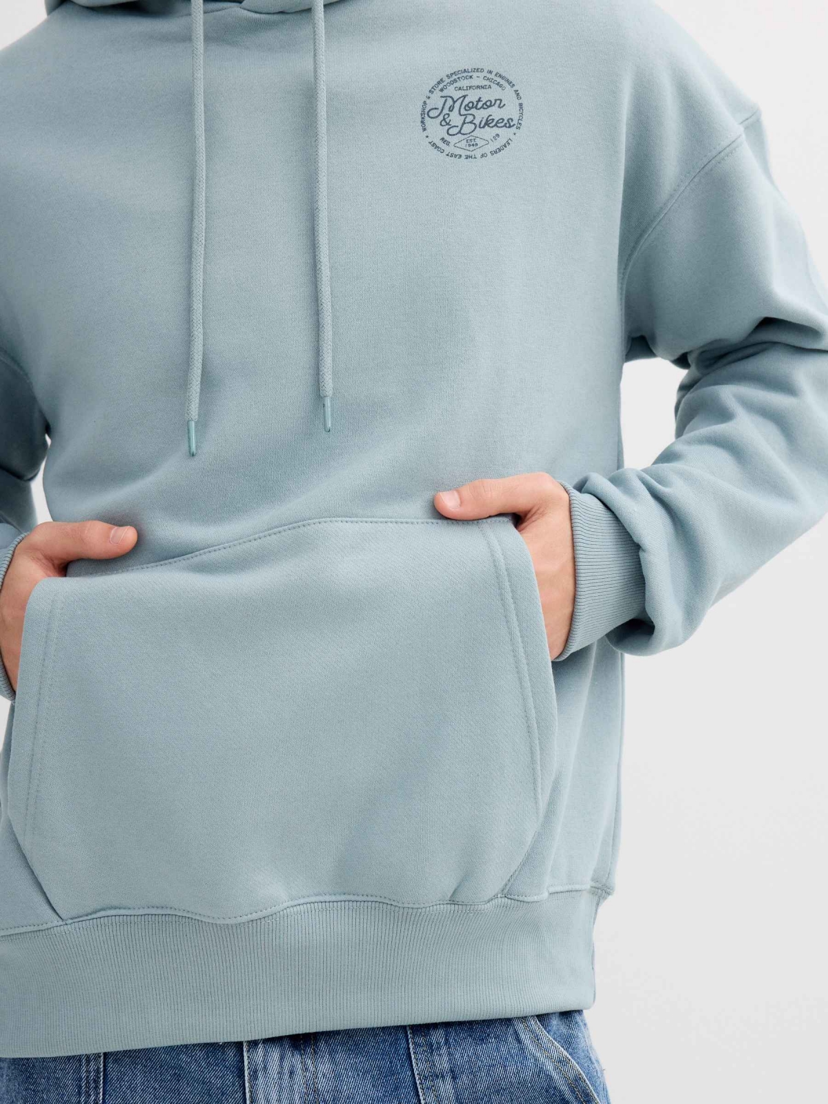 Sudadera felpa oversized con capucha azul vista detalle