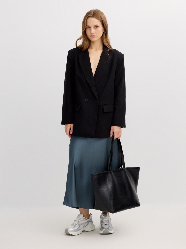 Bolsa shopper lona efeito couro preto vista detalhe