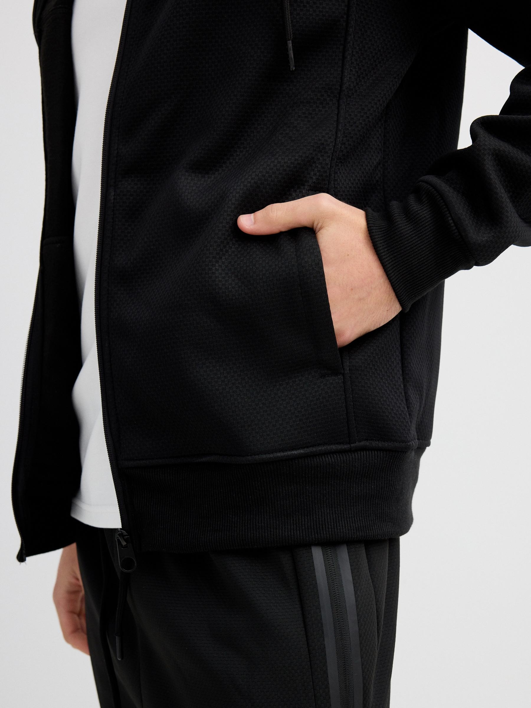 Moletom esportivo color block com capuz preto vista meia frontal