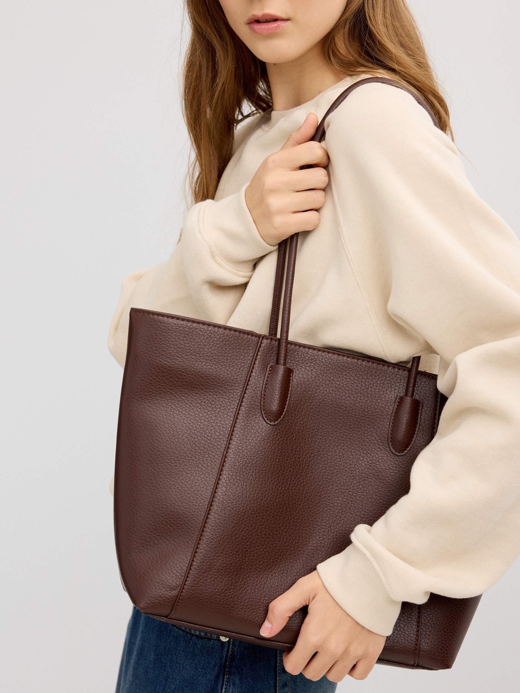 Shopper bag leather effect brown front view