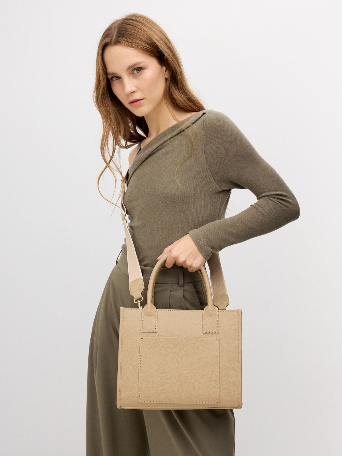 Bolso efecto piel beige beige con modelo