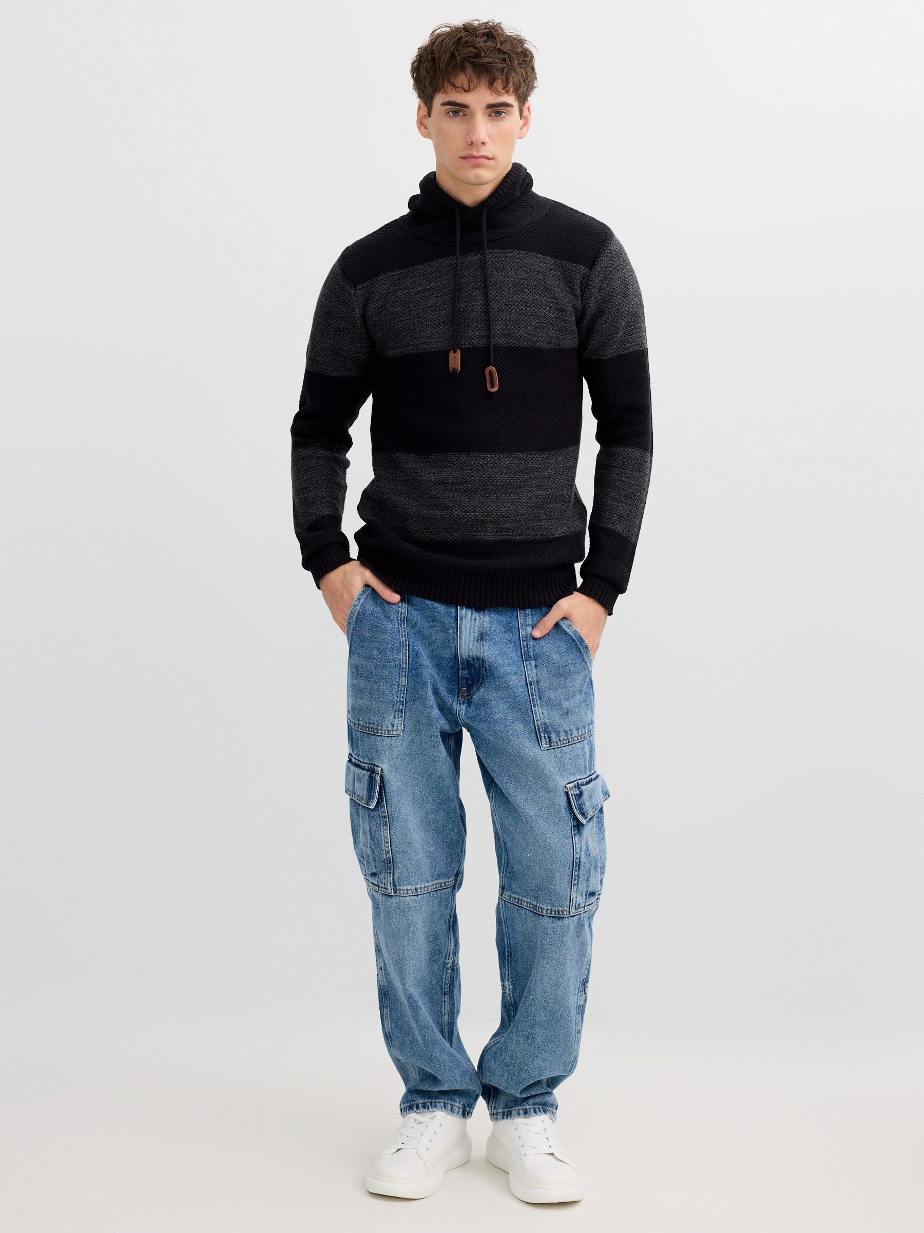 Black striped funnel neck jersey black middle front view