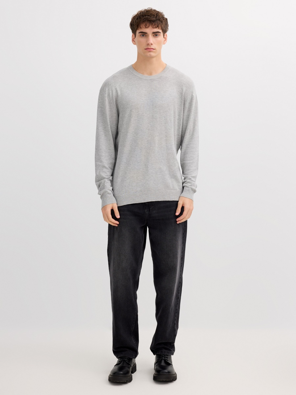 Basic knit round neck jersey melange grey front view
