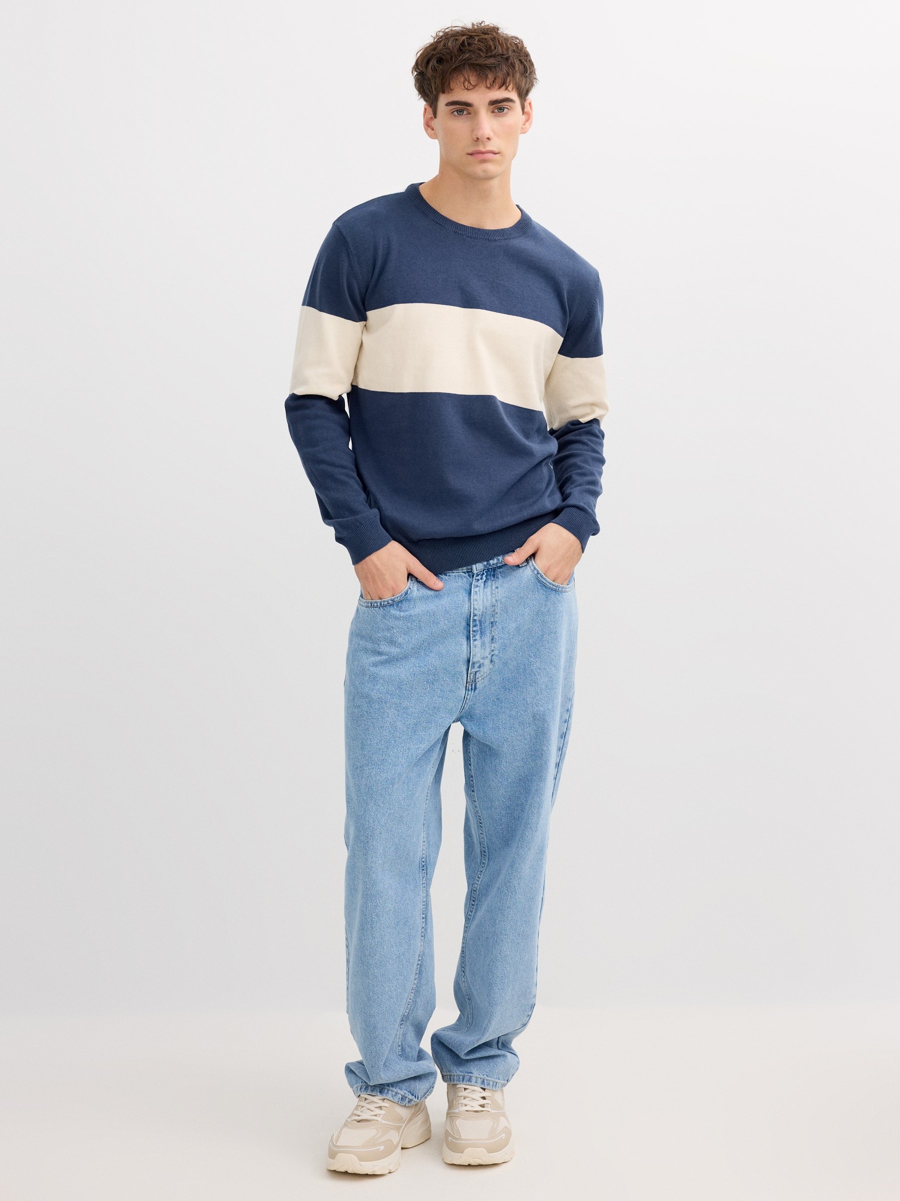 Jersey de malha color block azul petróleo vista meia frontal