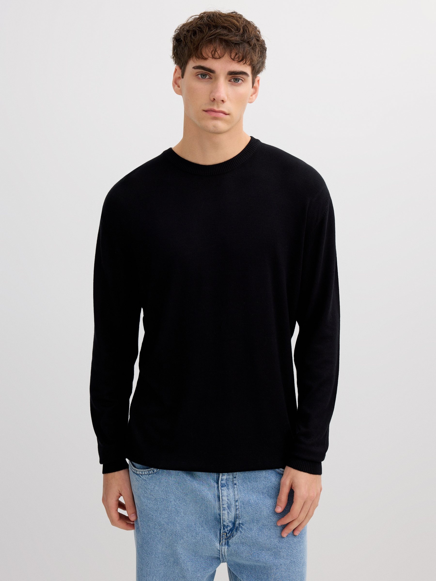 Jersey básico punto cuello redondo negro vista media frontal