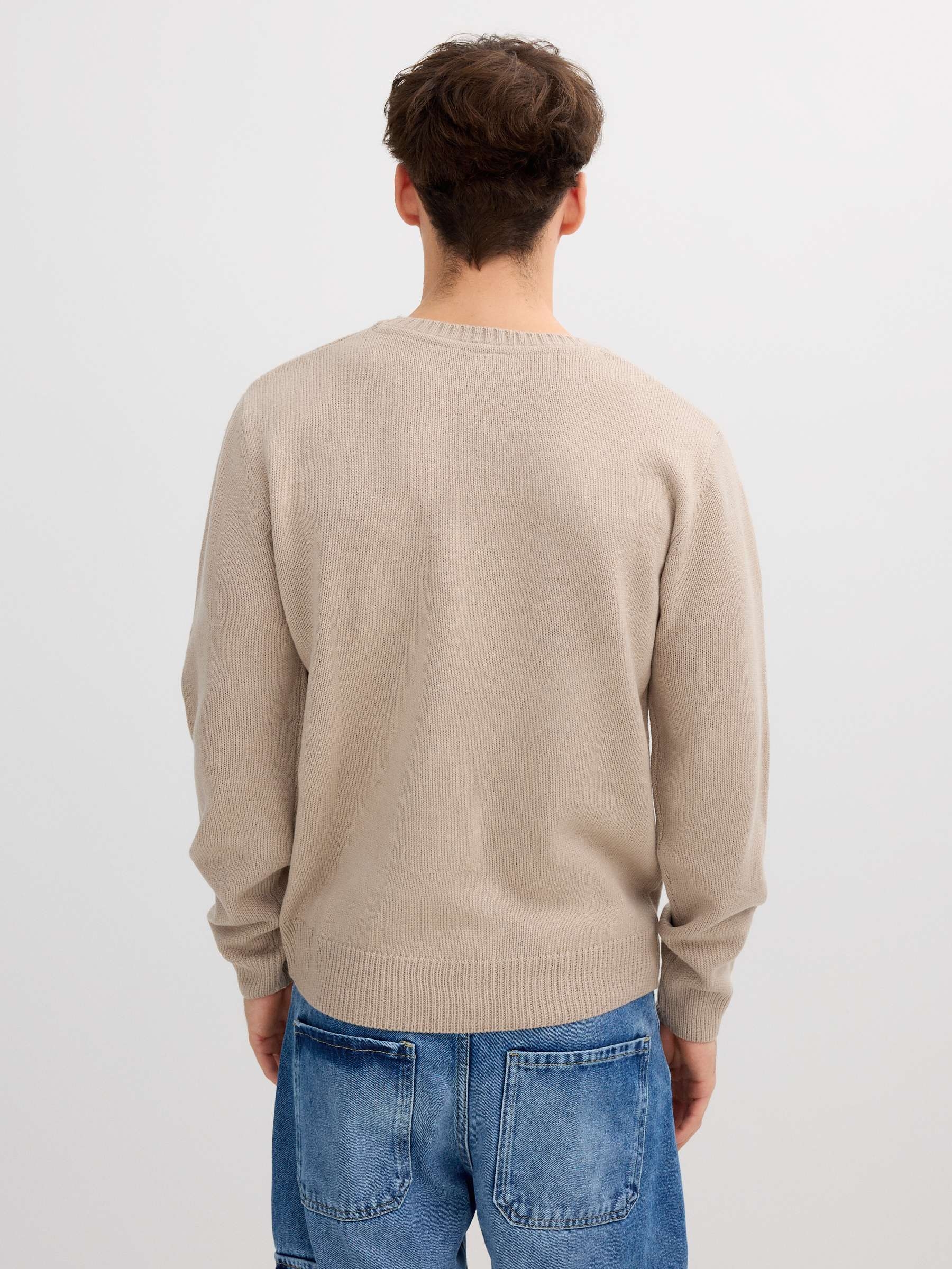  Round neck knit sweater raw front view